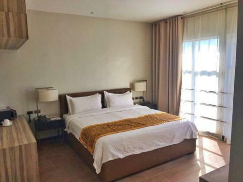 Avenue Suites Hotel And Spa Bacolod Zewnętrze zdjęcie